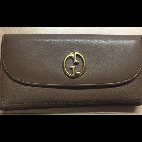 Gucci Handbags - VINTAGE GUCCI WALLET-AUTHENTIC